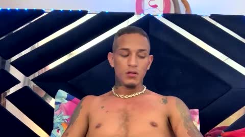 Snapshot of big_latin666 chatting on January 1, 2025, 11:27 am Stiven Leon online show from January 1, 2025, 11:27 am