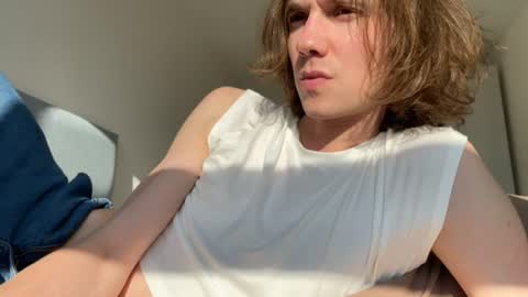 Snapshot of big_lil_small chatting on June 9, 2026, 2:50 pm big_lil_small online show from June 9, 2026, 2:50 pm