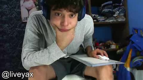 Ryan  online show from November 4, 2025, 12:43 am