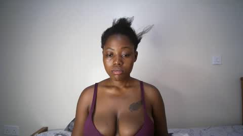 Snapshot of bigassmello_ chatting on April 1, 2026, 12:06 pm bigassmello_ online show from April 1, 2026, 12:06 pm