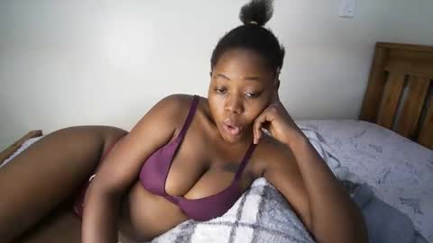 Snapshot of bigassmello_ chatting on April 16, 2026, 10:16 am bigassmello_ online show from April 16, 2026, 10:16 am