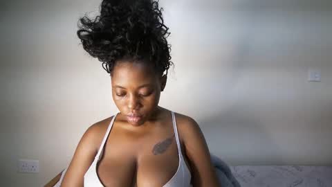 Snapshot of bigassmello_ chatting on May 6, 2026, 2:08 am bigassmello_ online show from May 6, 2026, 2:08 am