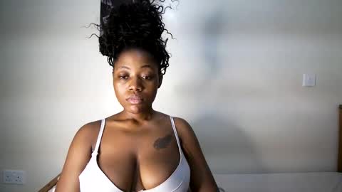 Snapshot of bigassmello_ chatting on May 15, 2026, 11:45 pm bigassmello_ online show from May 15, 2026, 11:45 pm