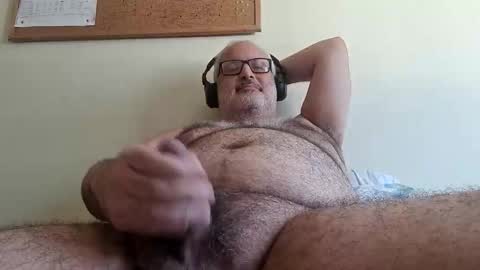 Snapshot of bigbearhector chatting on March 28, 2026, 1:11 pm BigBearXXX online show from March 28, 2026, 1:11 pm
