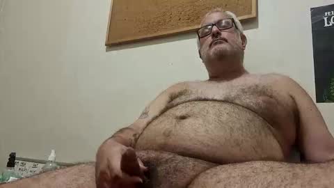 Snapshot of bigbearhector chatting on April 9, 2026, 9:20 pm BigBearXXX online show from April 9, 2026, 9:20 pm