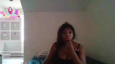 Snapshot of bigboobs_bouncin chatting on September 24, 2025, 1:36 pm Ashley online show from September 24, 2025, 1:36 pm