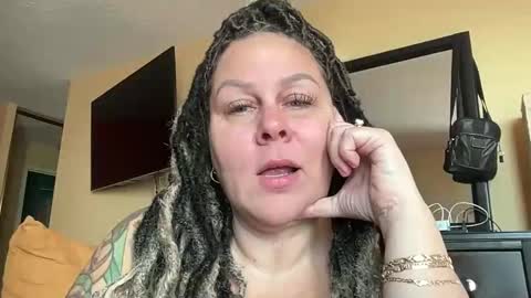 Snapshot of bigbreastsabrina chatting on May 8, 2026, 1:05 pm BIG BREAST SABRINA online show from May 8, 2026, 1:05 pm