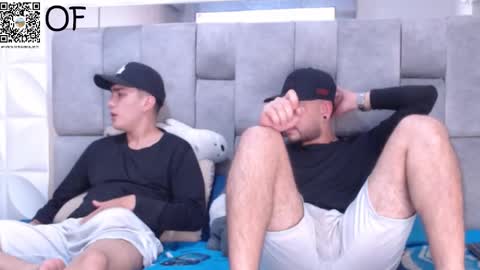 Snapshot of bigcock_couplexxx chatting on October 28, 2025, 2:04 am DAVID and JUAN online show from October 28, 2025, 2:04 am