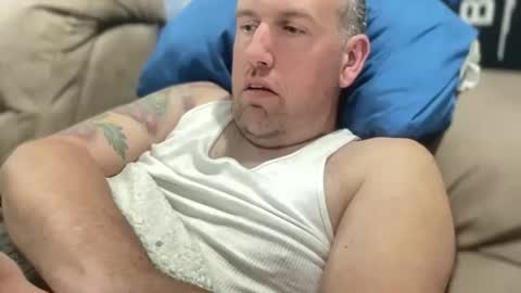 bigcocksuckingslut online show from April 24, 2026, 12:35 am