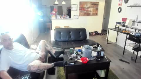 Snapshot of bigdickpiercedtattoos chatting on October 13, 2025, 2:44 am bigdickpiercedtattoos online show from October 13, 2025, 2:44 am