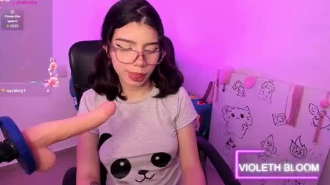 Snapshot of bigfinger125 chatting on February 6, 2026, 6:18 am Lucy and Fred online show from February 6, 2026, 6:18 am