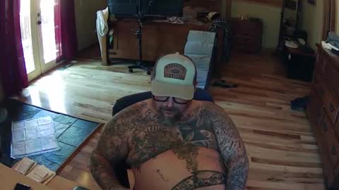 biggdaddy4206913 online show from March 18, 2026, 6:11 pm