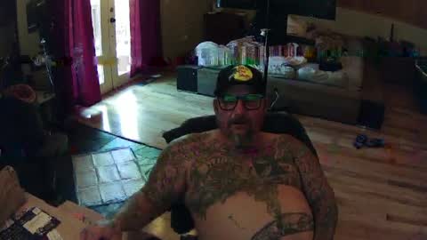 biggdaddy4206913 online show from May 12, 2026, 4:59 pm
