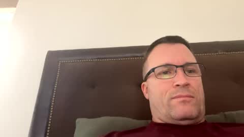 bigger22332233 online show from January 8, 2025, 4:22 pm