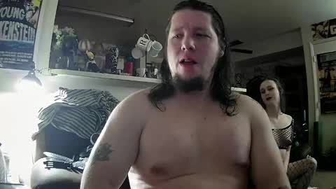 biggerisbetter21 online show from December 18, 2024, 7:04 am