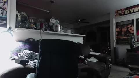 biggerisbetter21 online show from October 2, 2025, 7:59 am