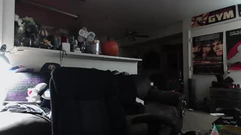 biggerisbetter21 online show from October 30, 2025, 10:49 am