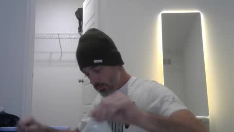 Snapshot of biggin10inch chatting on April 22, 2026, 6:05 am Gavin online show from April 22, 2026, 6:05 am