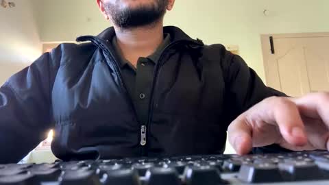 bighandsomesatisfy online show from January 4, 2025, 11:11 am