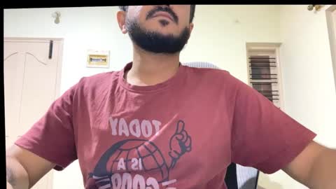 bighandsomesatisfy online show from September 28, 2025, 1:38 pm