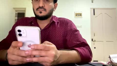 bighandsomesatisfy online show from December 3, 2025, 7:01 pm