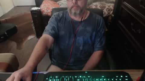 Snapshot of bighugmugg chatting on September 28, 2025, 6:13 pm bighugmugg online show from September 28, 2025, 6:13 pm