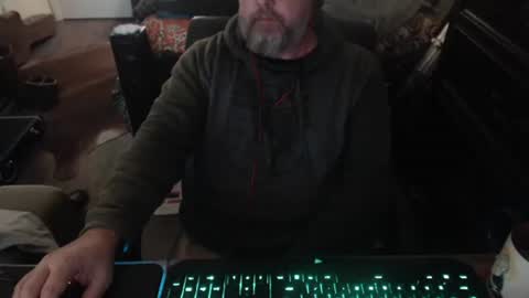 Snapshot of bighugmugg chatting on January 17, 2026, 3:11 am bighugmugg online show from January 17, 2026, 3:11 am