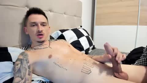 Snapshot of bigjustinnn chatting on November 4, 2025, 9:25 pm bigjustinnn online show from November 4, 2025, 9:25 pm