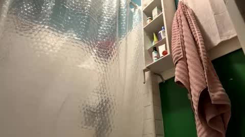 Snapshot of bigmanaround9 chatting on September 12, 2025, 8:25 am bigmanaround9 online show from September 12, 2025, 8:25 am