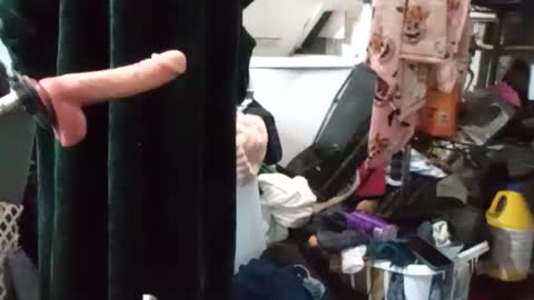 Snapshot of bigmanaround9 chatting on November 10, 2025, 10:25 am bigmanaround9 online show from November 10, 2025, 10:25 am