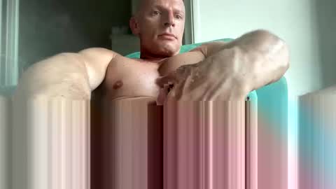 Snapshot of bigmuscles24 chatting on March 22, 2026, 10:18 am bigmuscles24 online show from March 22, 2026, 10:18 am