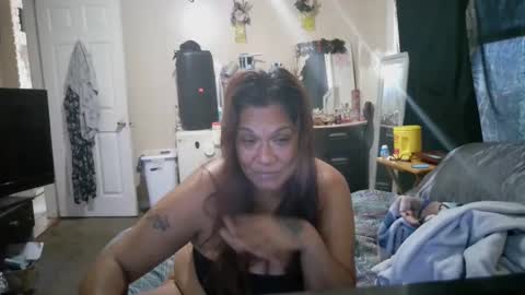 Snapshot of bigolemini chatting on October 8, 2025, 6:38 pm the Mini mami online show from October 8, 2025, 6:38 pm