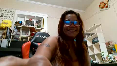 Snapshot of bigolemini chatting on October 28, 2025, 11:25 am the Mini mami online show from October 28, 2025, 11:25 am