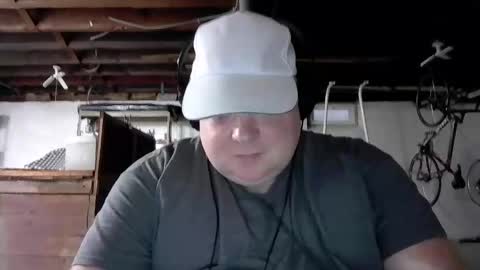 Snapshot of bigred_nyc chatting on April 15, 2026, 11:16 pm Big Red online show from April 15, 2026, 11:16 pm