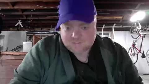 Snapshot of bigred_nyc chatting on April 29, 2026, 1:32 am Big Red online show from April 29, 2026, 1:32 am