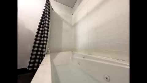 bigrichard1469 online show from February 11, 2026, 3:11 am