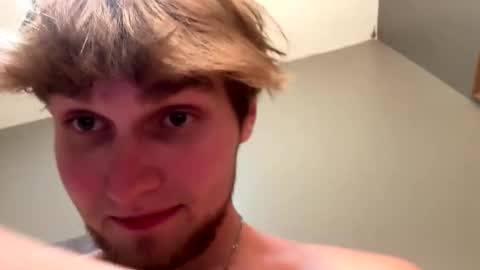 bigskinnyboyshh online show from November 12, 2025, 4:13 am