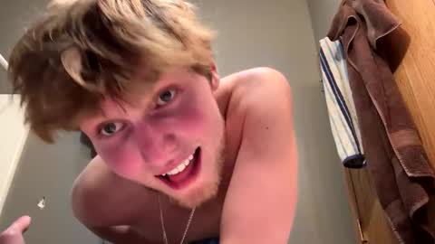 bigskinnyboyshh online show from November 25, 2025, 11:27 pm