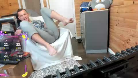 bigsshark online show from November 17, 2025, 9:37 am