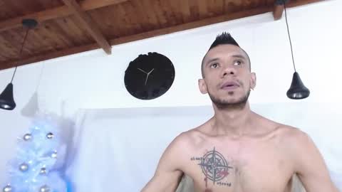 Snapshot of bigzehuz chatting on December 27, 2024, 3:42 am andres online show from December 27, 2024, 3:42 am