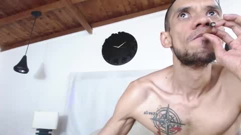 Snapshot of bigzehuz chatting on January 19, 2025, 4:25 pm andres online show from January 19, 2025, 4:25 pm