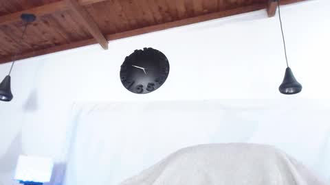 Snapshot of bigzehuz chatting on February 6, 2025, 6:18 am andres online show from February 6, 2025, 6:18 am