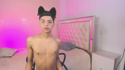 Sam online show from September 19, 2025, 11:55 am