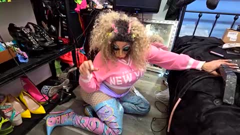 Snapshot of bimbogiga chatting on December 23, 2025, 5:49 am bimbogiga online show from December 23, 2025, 5:49 am