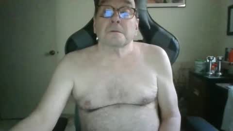 Bink195234 online show from April 19, 2026, 8:11 pm