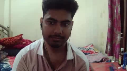 Snapshot of birbikrom104 chatting on April 18, 2026, 2:48 am birbikrom104 online show from April 18, 2026, 2:48 am