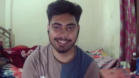 Snapshot of birbikrom104 chatting on April 22, 2026, 5:10 am birbikrom104 online show from April 22, 2026, 5:10 am