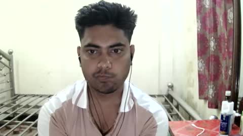 Snapshot of birbikrom104 chatting on May 1, 2026, 4:33 pm birbikrom104 online show from May 1, 2026, 4:33 pm