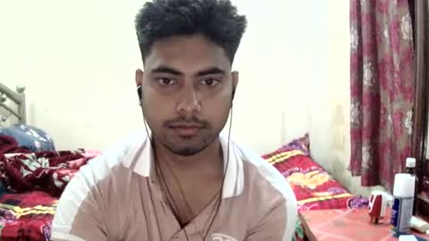 Snapshot of birbikrom104 chatting on May 4, 2026, 5:47 am birbikrom104 online show from May 4, 2026, 5:47 am