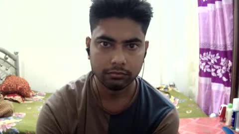 Snapshot of birbikrom104 chatting on May 27, 2026, 6:43 am birbikrom104 online show from May 27, 2026, 6:43 am